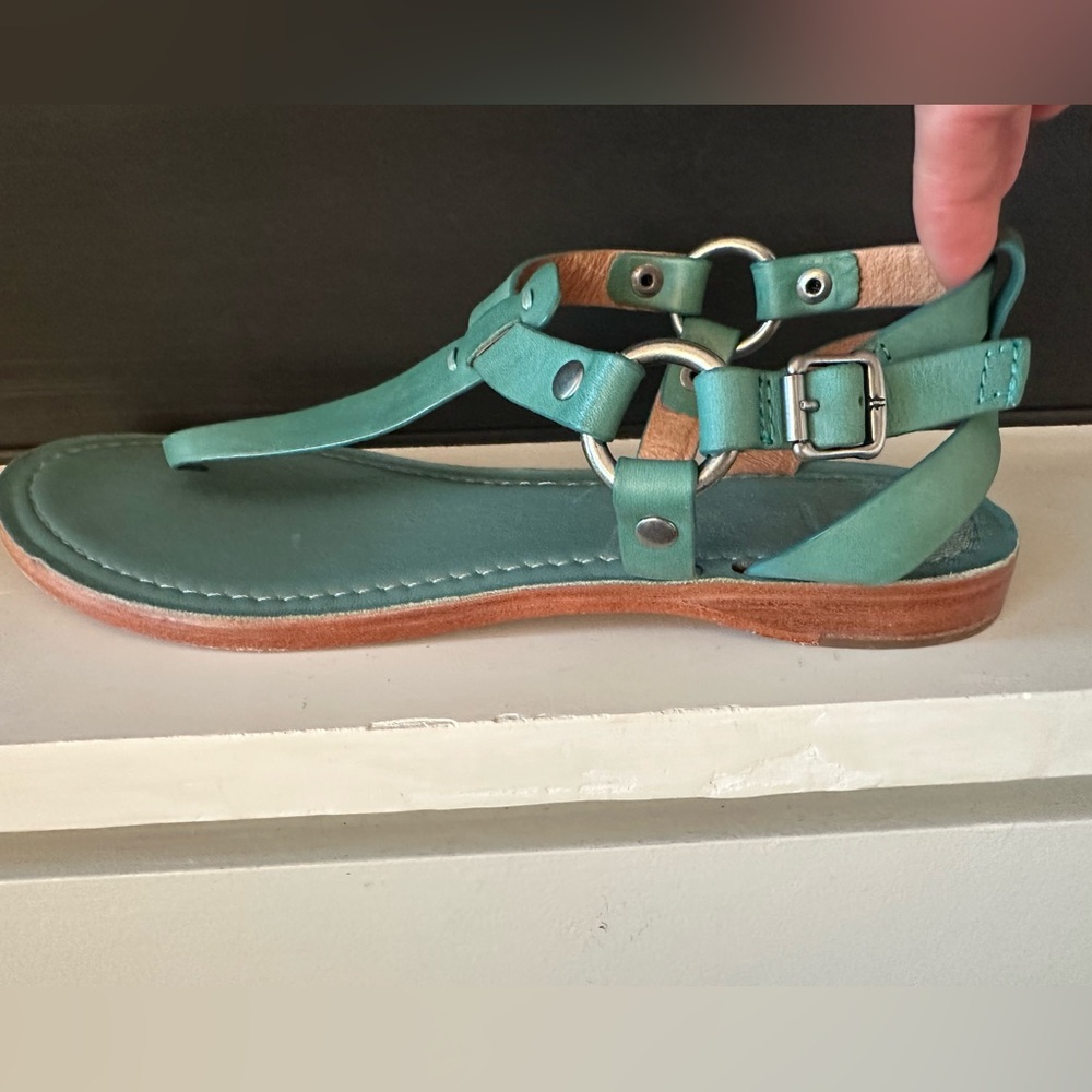 Stunning Color Unique Frye Sandals 8M 30%off
